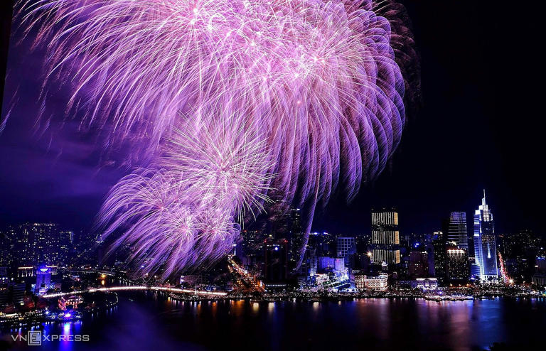 ホーチミンの打ち上げ花火