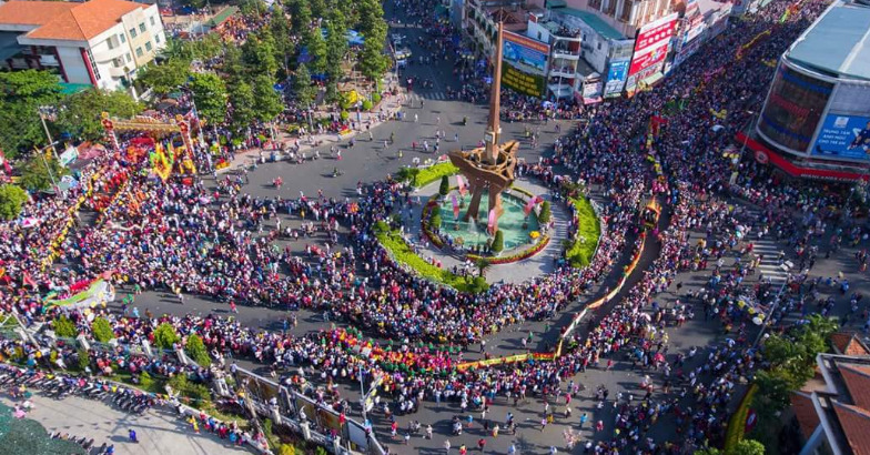 フェスティバル風景の人込み